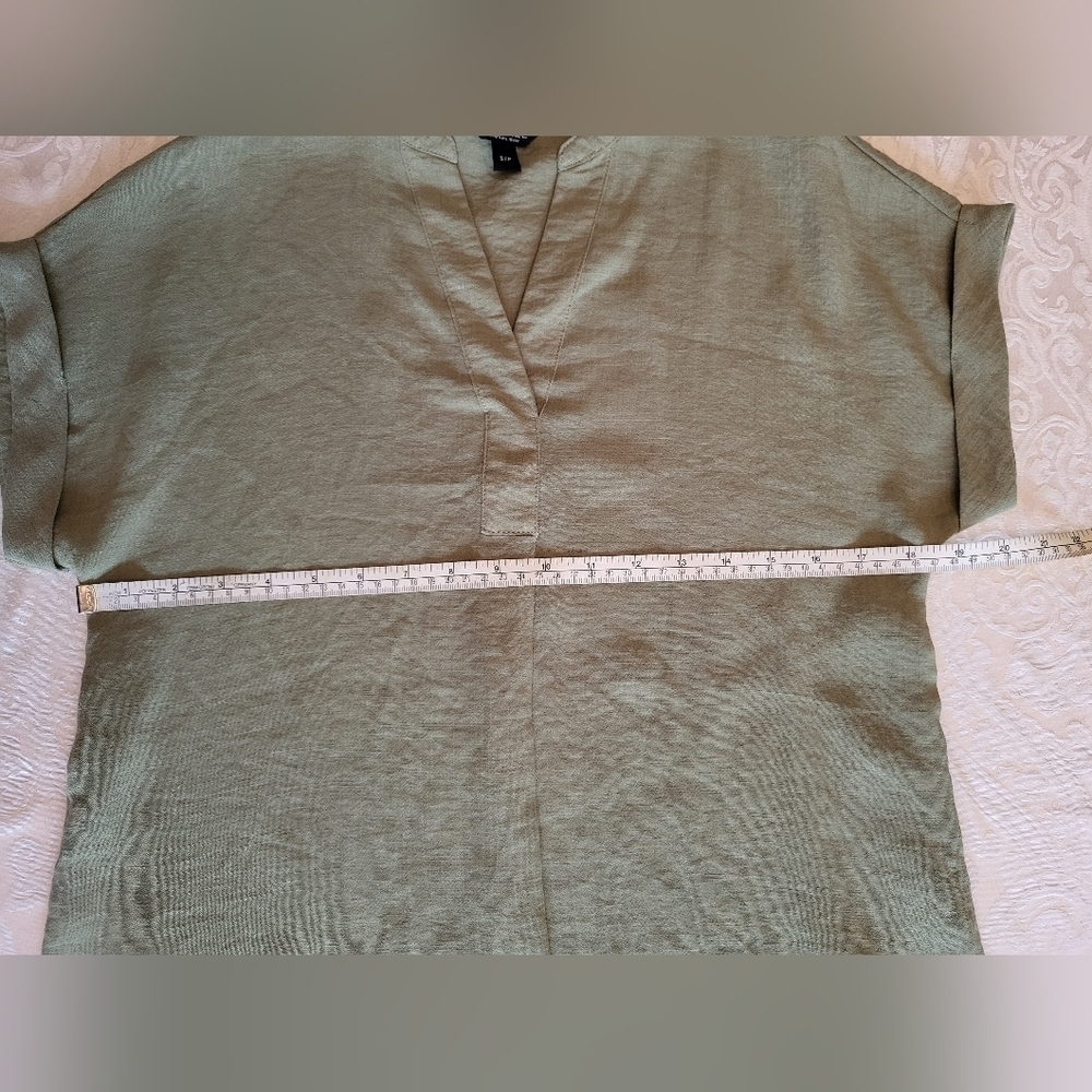 RACHEL Rachel Roy Green Short Sleeve V Neck Blouse W/ Pleat and Rolled Sleeves S - Picture 3 of 7